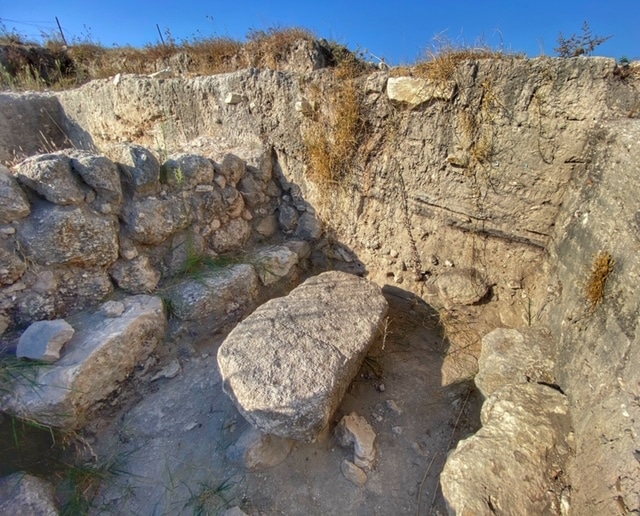 ark-of-the-covenant-stone-bethshemesh