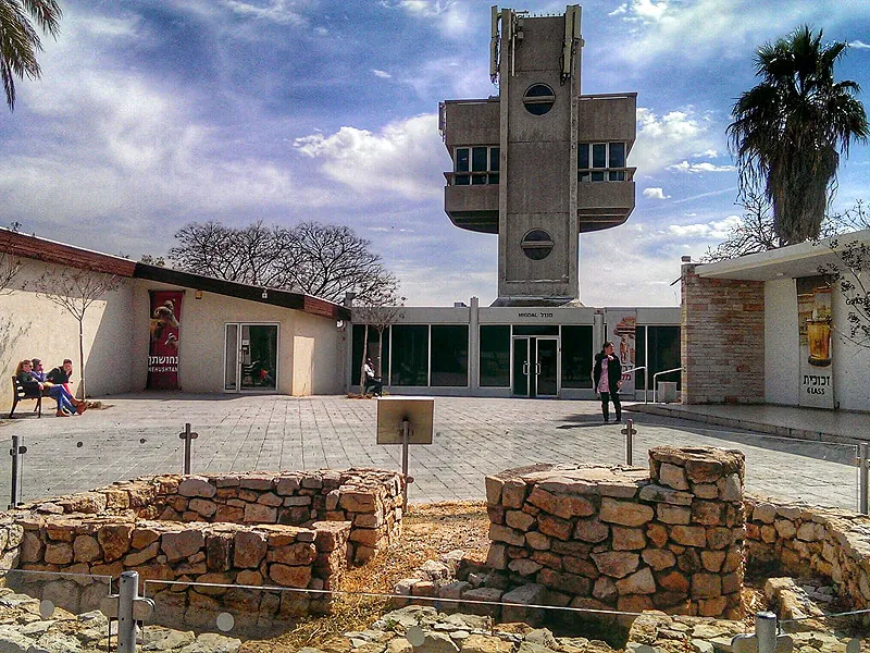 Eretz-Israel Museum | Danny The Digger