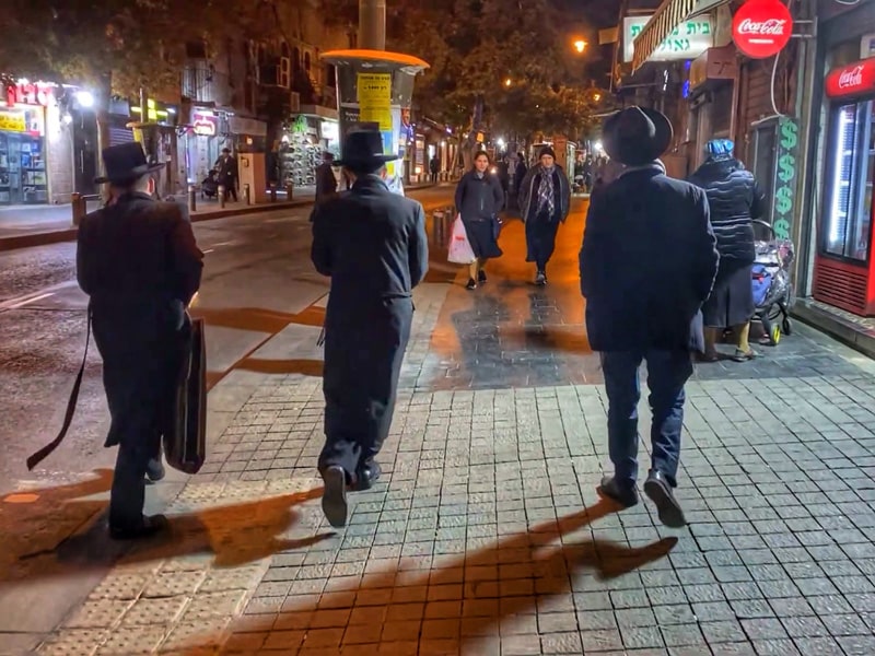 mea shearim at night