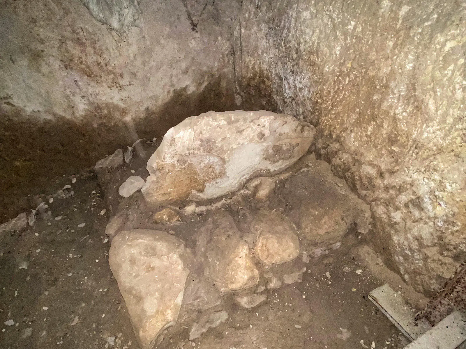 Malchizedek temple matzebah